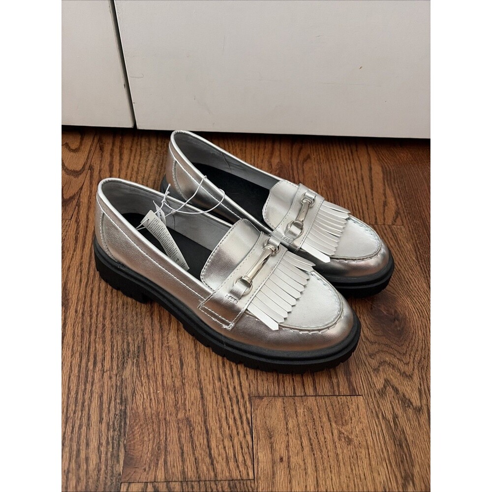Old Navy NWT Size 8.5 Faux Leather Silver Metallic Kilty Chunky Heel Loafers